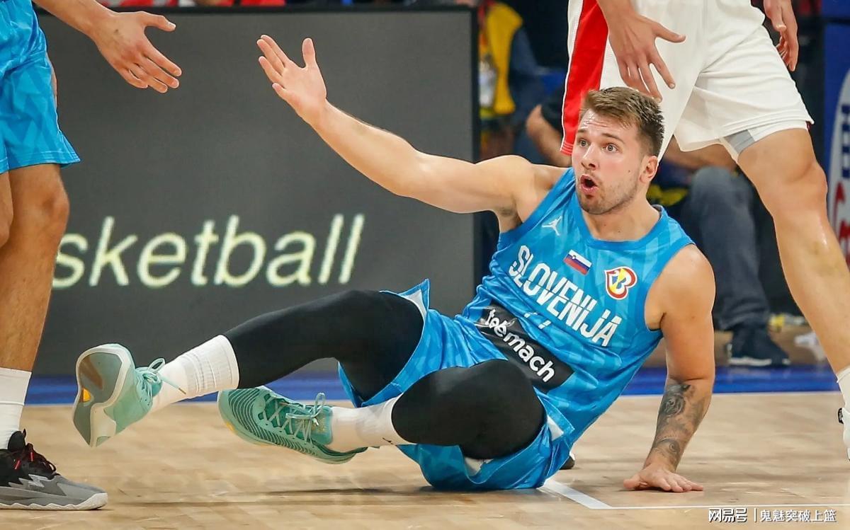 彻底杀疯了！23分钟爆砍43+2+1+4！他风头盖过卢卡约基奇